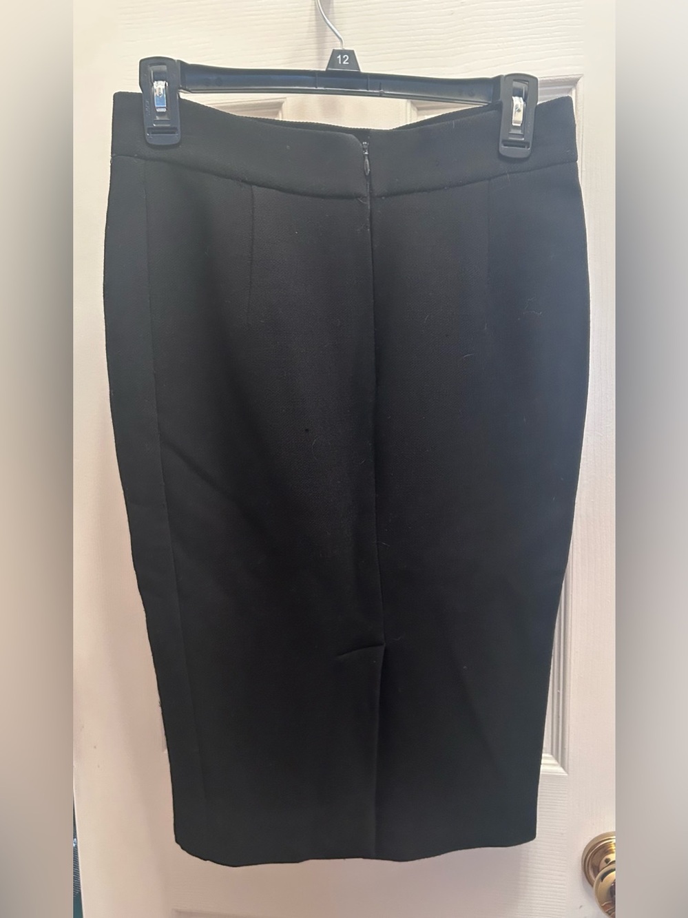 Prada Black Crepe Fully Lined Pencil Skirt w/7.5” Back Slit. Size 44. US Size 8 - Picture 2 of 8